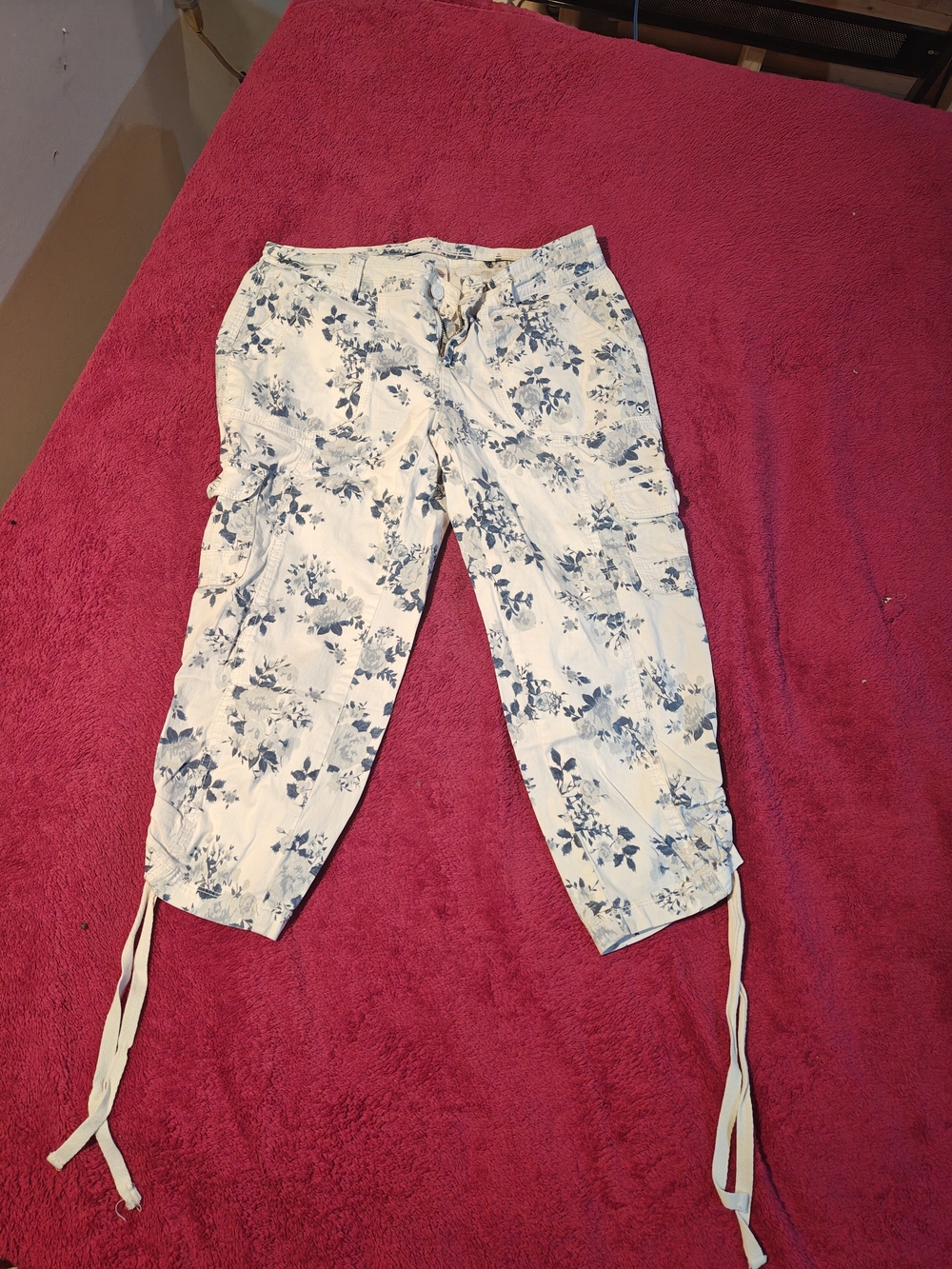 Faded Glory White Pants with Blue Floral Print